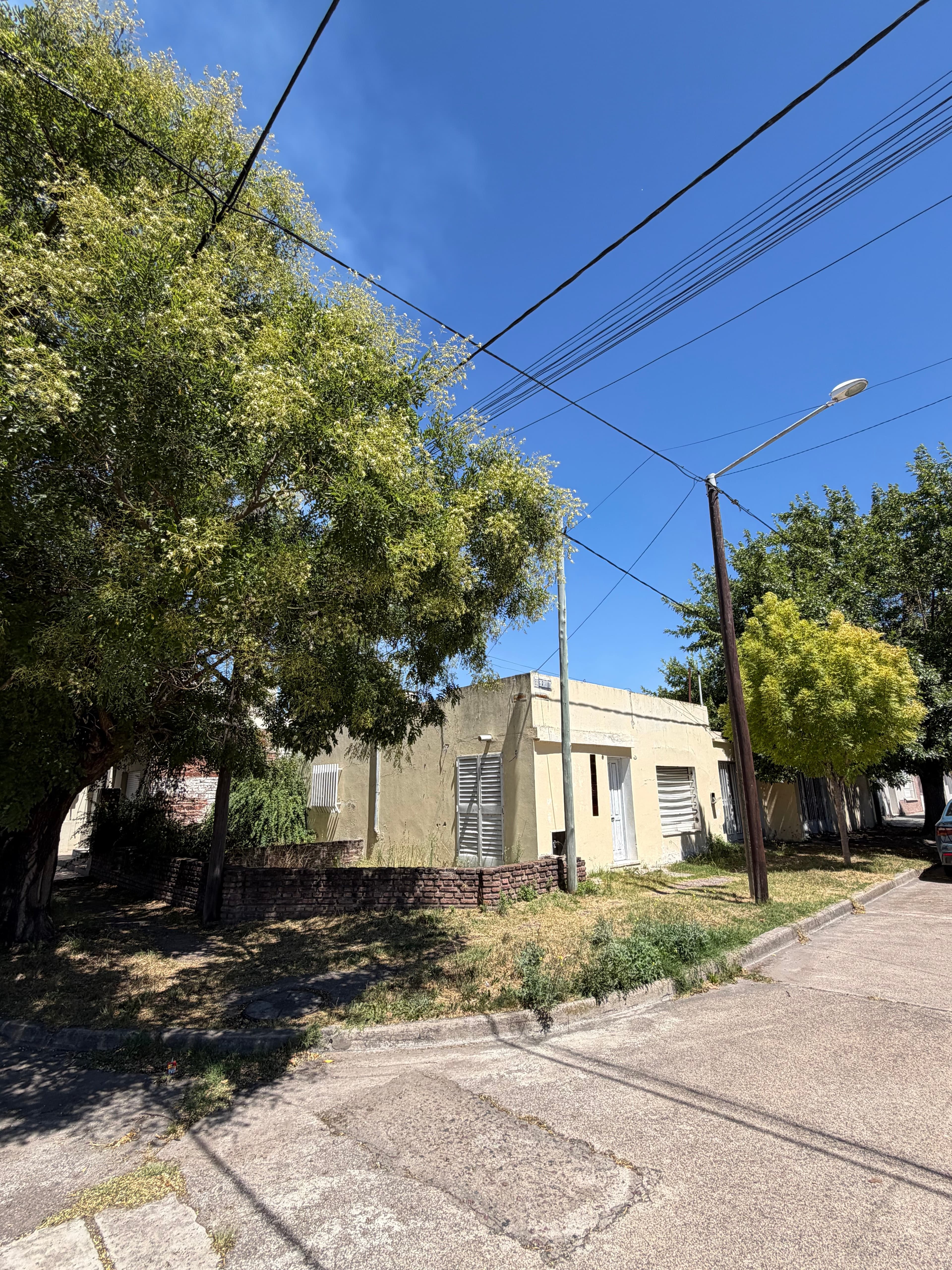 Casa a refaccionar B. Lujan