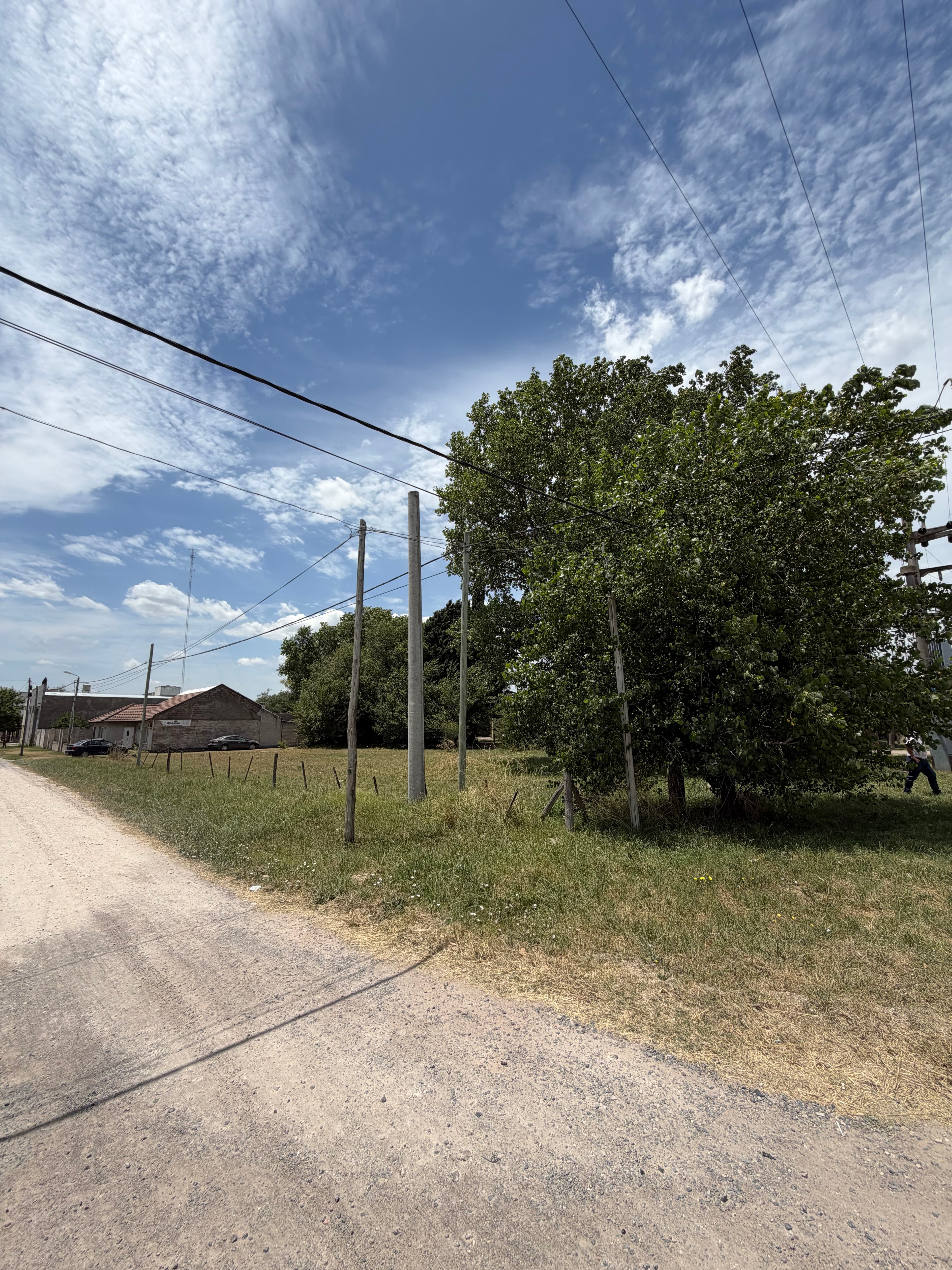 Excelente lote sobre arteria 