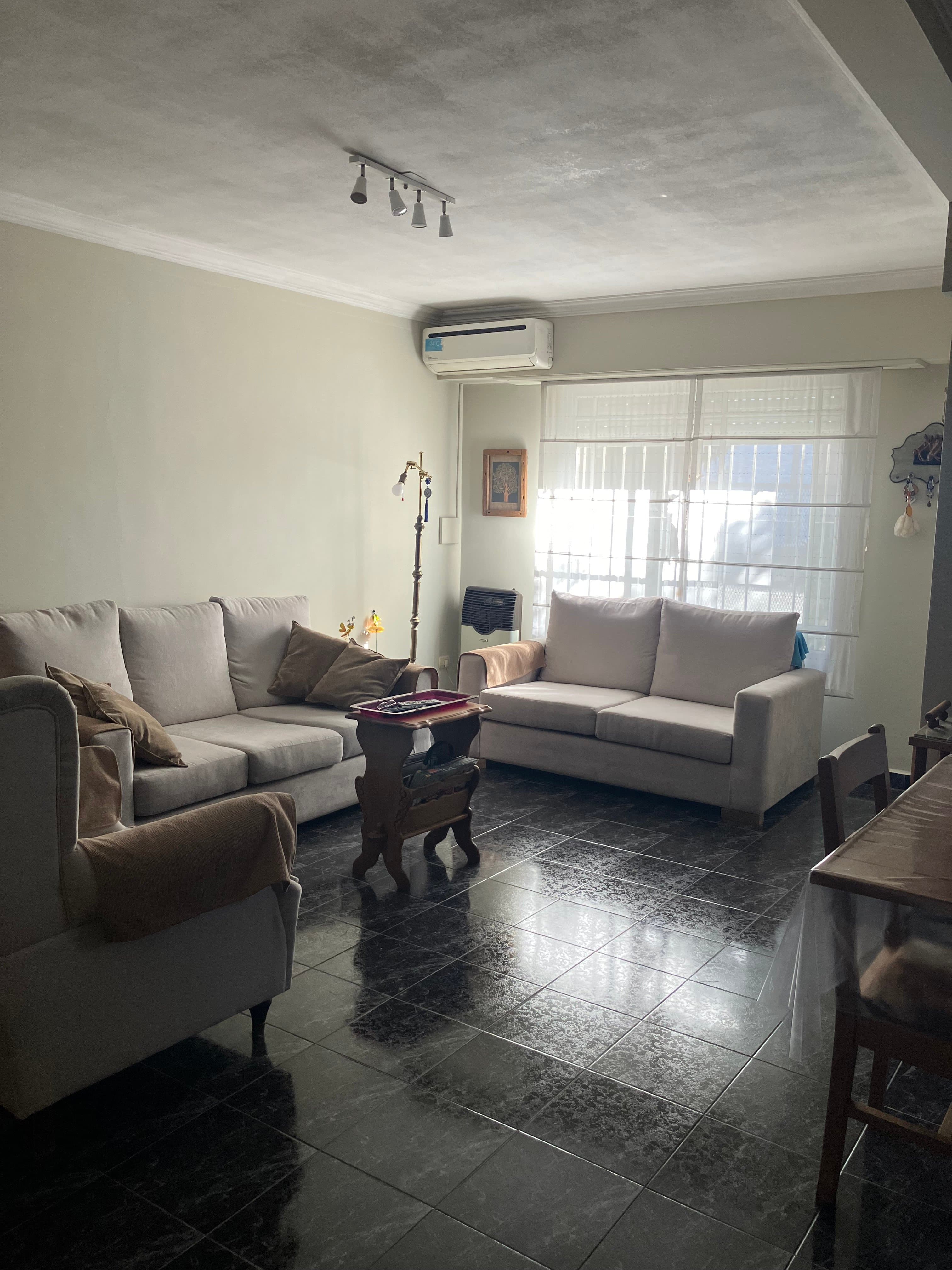 Excelente casa 3 Dormitorios - 2